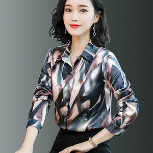 女士絲巾打法圖解_男士絲巾打法_女士工作服絲巾打法