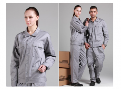 工作服定制與現(xiàn)貨的成衣有哪些區(qū)別？
